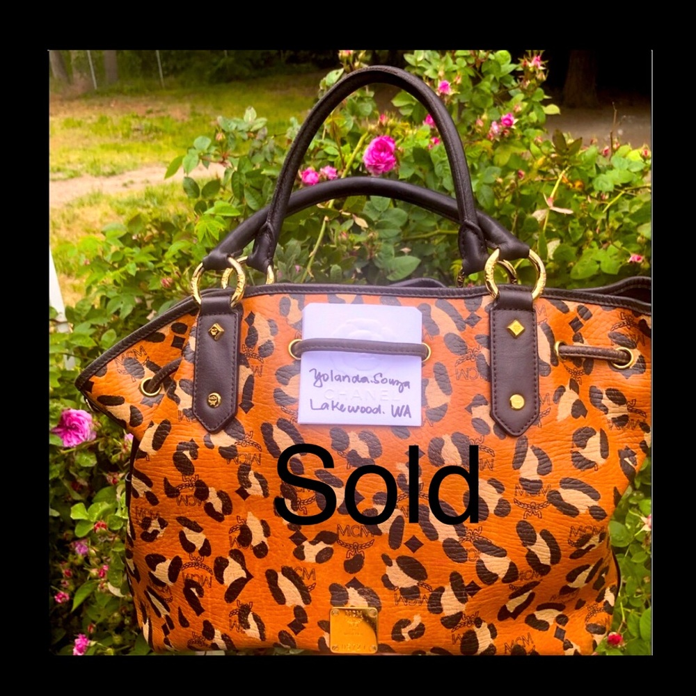 MCM
Visetos Leopard Print Drawstring Shoulder Bag